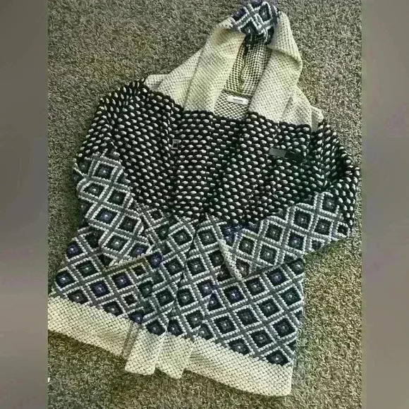 “Cozy Chic: Long  Knitted Sweater” - Picture 2 of 6